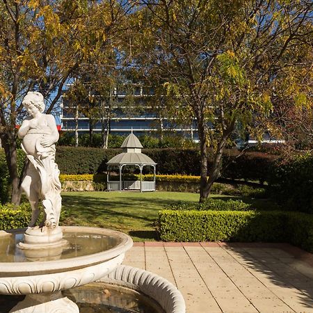 Visy Dior Hotel Baulkham Hills Eksteriør billede