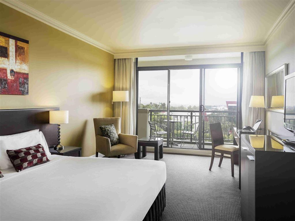 Visy Dior Hotel Baulkham Hills Eksteriør billede