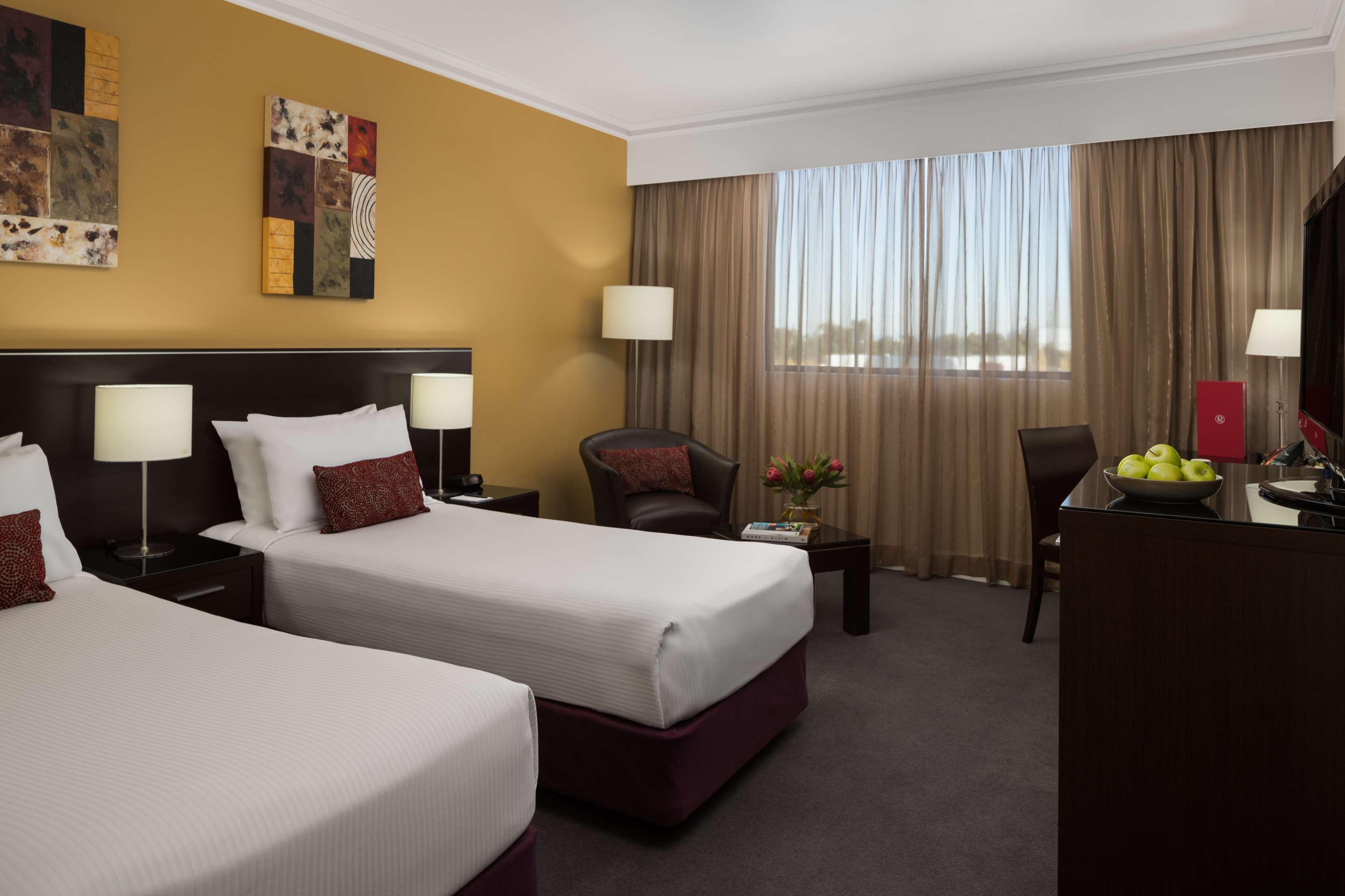Visy Dior Hotel Baulkham Hills Eksteriør billede